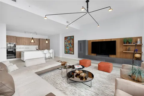 $3,000,000 | 650 Northeast 32nd Street, Unit BH7, Miami, FL 33137