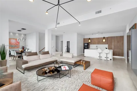 $3,000,000 | 650 Northeast 32nd Street, Unit BH7, Miami, FL 33137