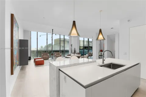 $3,000,000 | 650 Northeast 32nd Street, Unit BH7, Miami, FL 33137