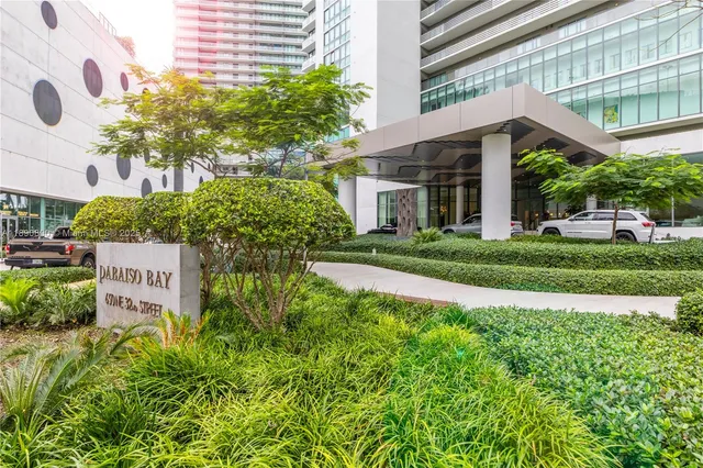 $3,000,000 | 650 Northeast 32nd Street, Unit BH7, Miami, FL 33137