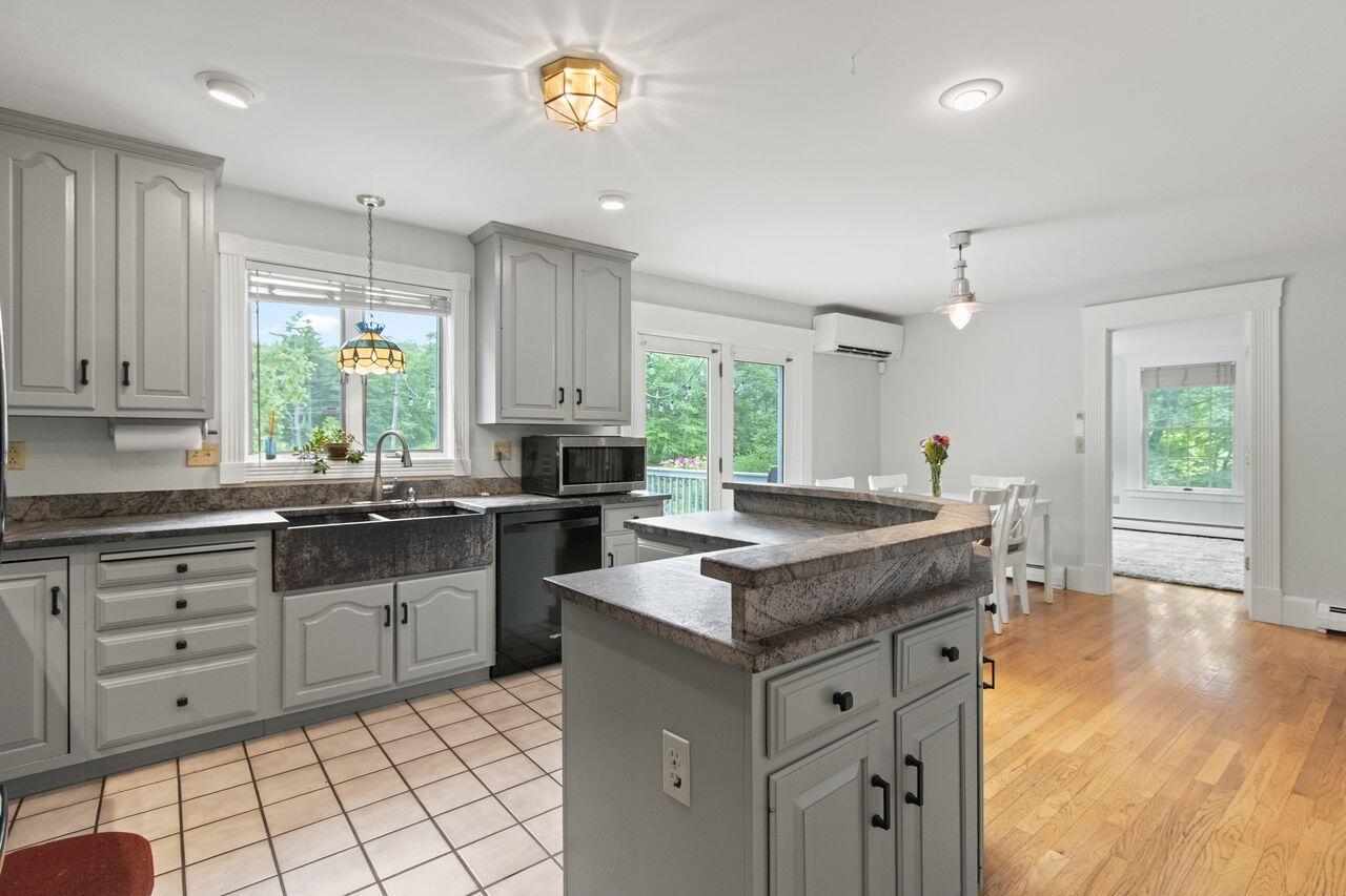 320 Falmouth Road Falmouth, ME 04105 - Photo 6 of 64 20260622DS-41008