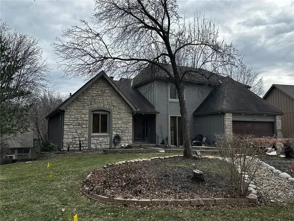 $500,000 | 14925 West 82nd Terrace, Lenexa, KS 66215