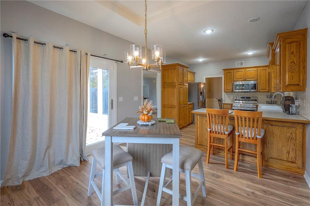 1025 Southwest Pacific Drive Lee's Summit, MO 64081 - Photo 15 of 39