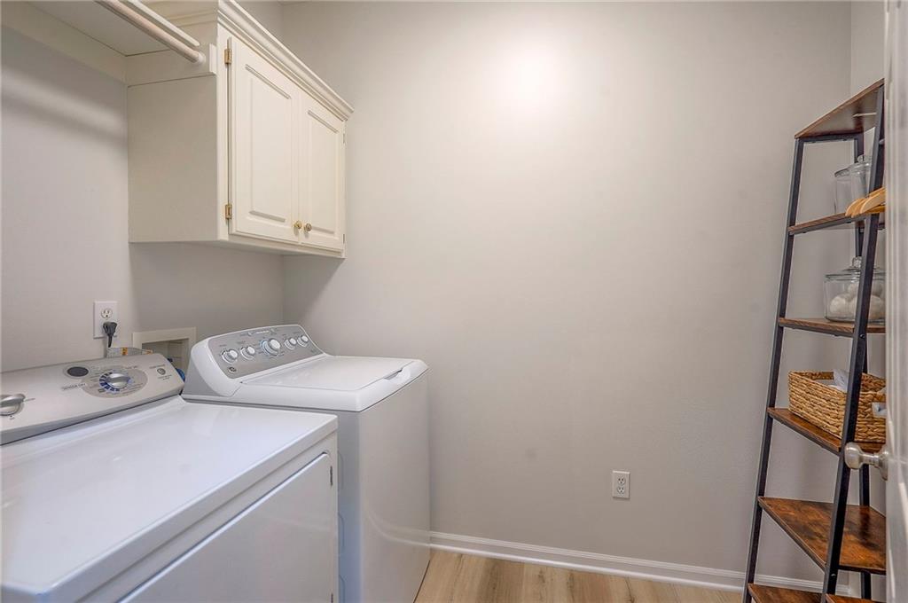 1025 Southwest Pacific Drive Lee's Summit, MO 64081 - Photo 18 of 39