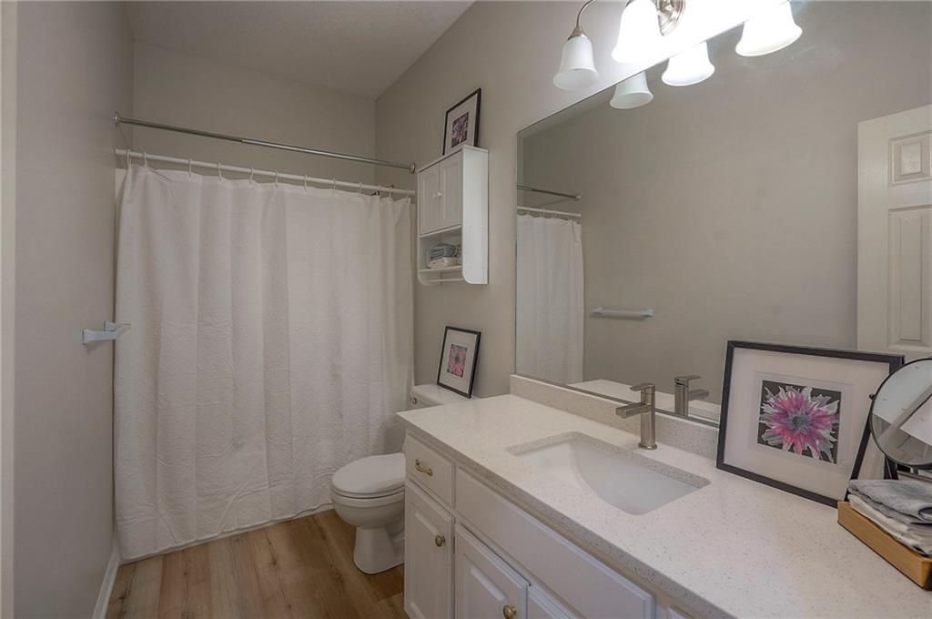 1025 Southwest Pacific Drive Lee's Summit, MO 64081 - Photo 19 of 39