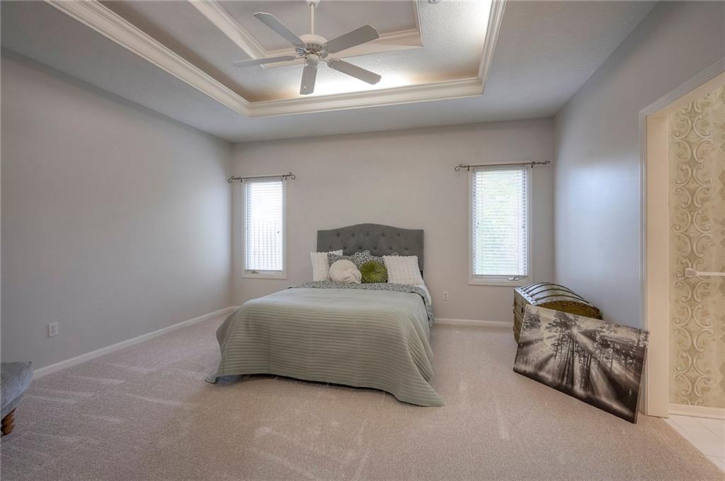 1025 Southwest Pacific Drive Lee's Summit, MO 64081 - Photo 20 of 39