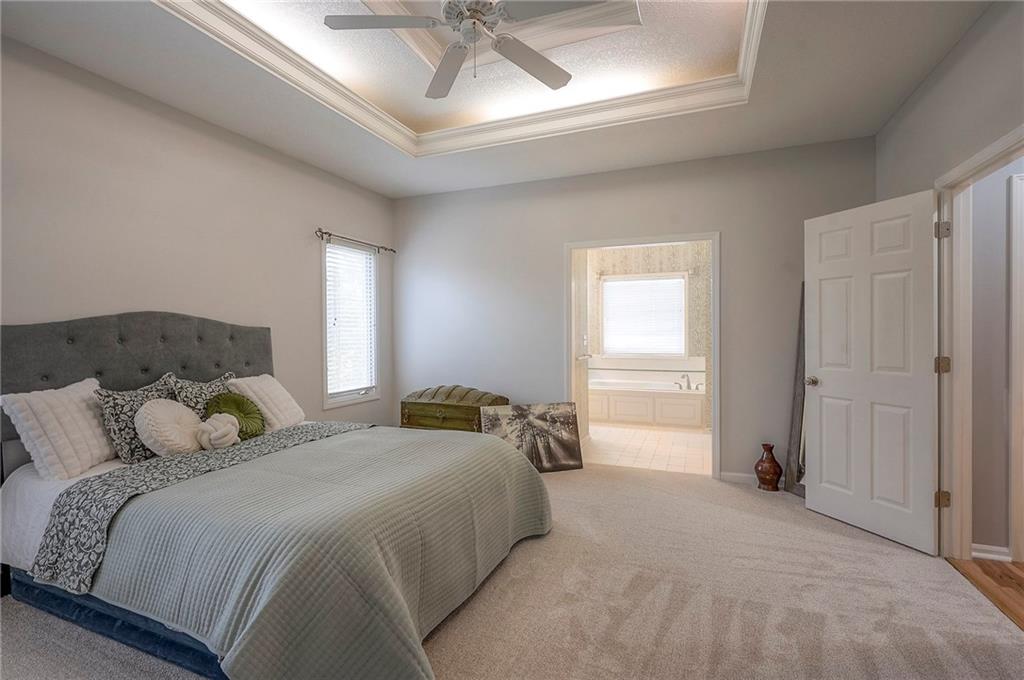 1025 Southwest Pacific Drive Lee's Summit, MO 64081 - Photo 21 of 39