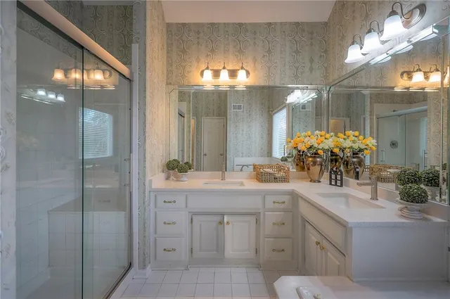 $470,000 | 1025 Southwest Pacific Drive, Lee's Summit, MO 64081