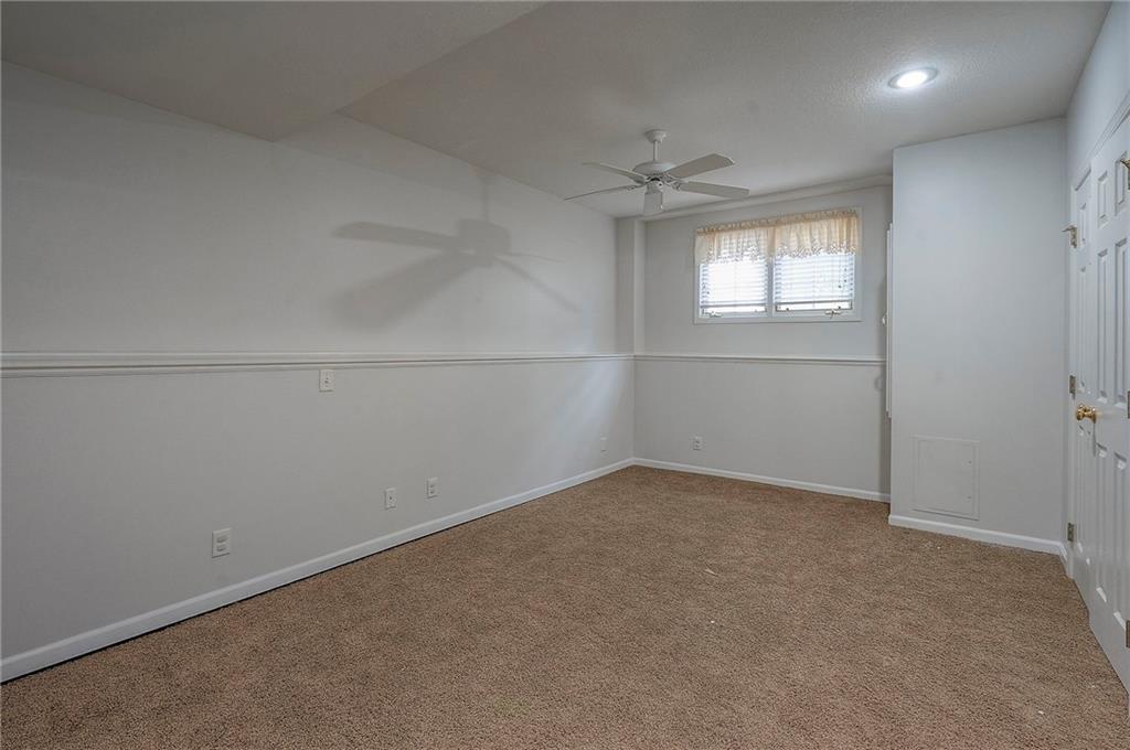 1025 Southwest Pacific Drive Lee's Summit, MO 64081 - Photo 32 of 39