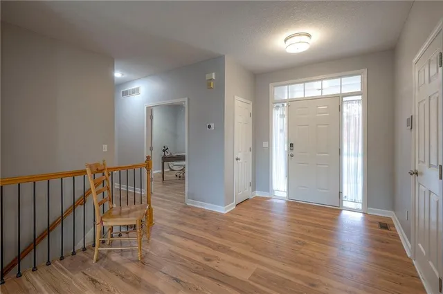 $470,000 | 1025 Southwest Pacific Drive, Lee's Summit, MO 64081