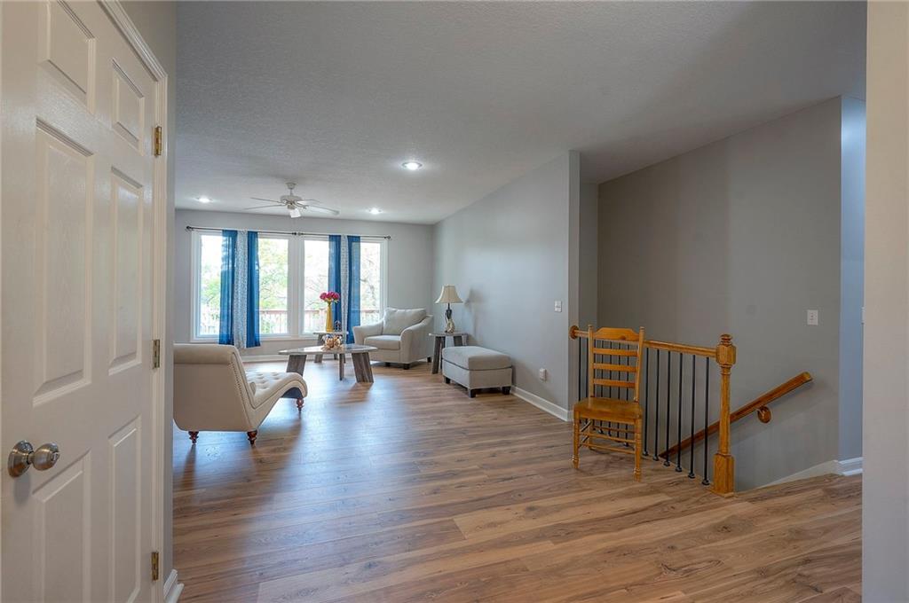 1025 Southwest Pacific Drive Lee's Summit, MO 64081 - Photo 5 of 39