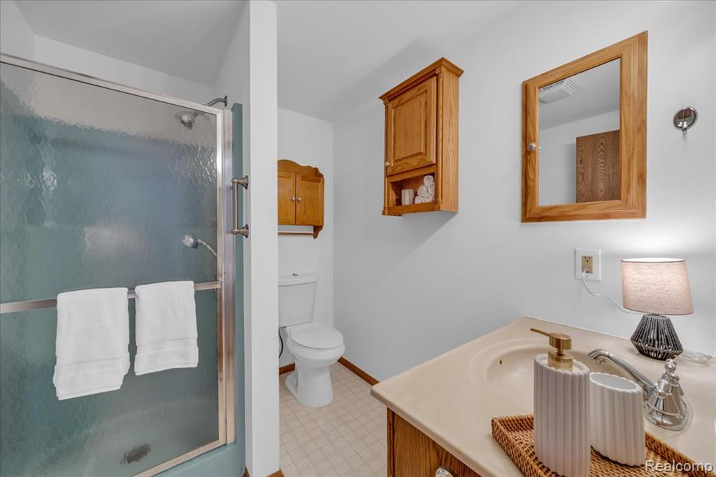 955 Woodlane Drive, Unit 9 Rochester Hills, MI 48307 - Photo 16 of 41