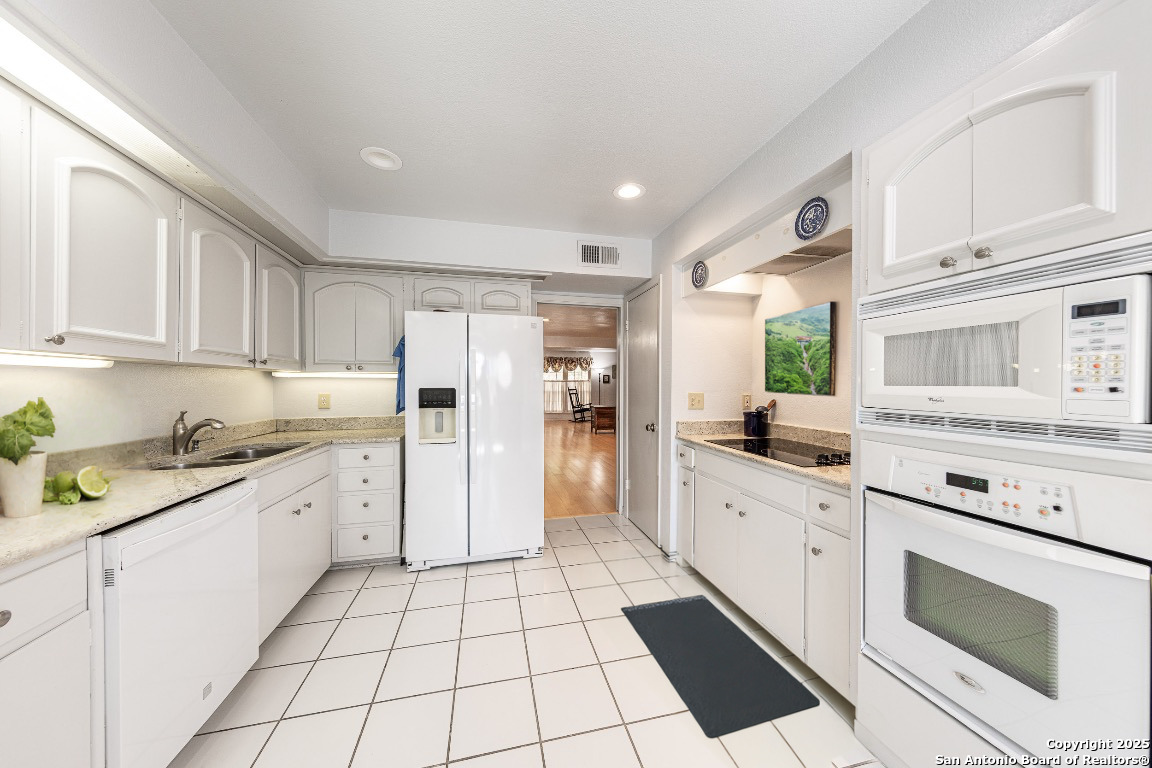 7500 Callaghan Road, Unit 135 San Antonio, TX 78229 - Photo 5 of 33