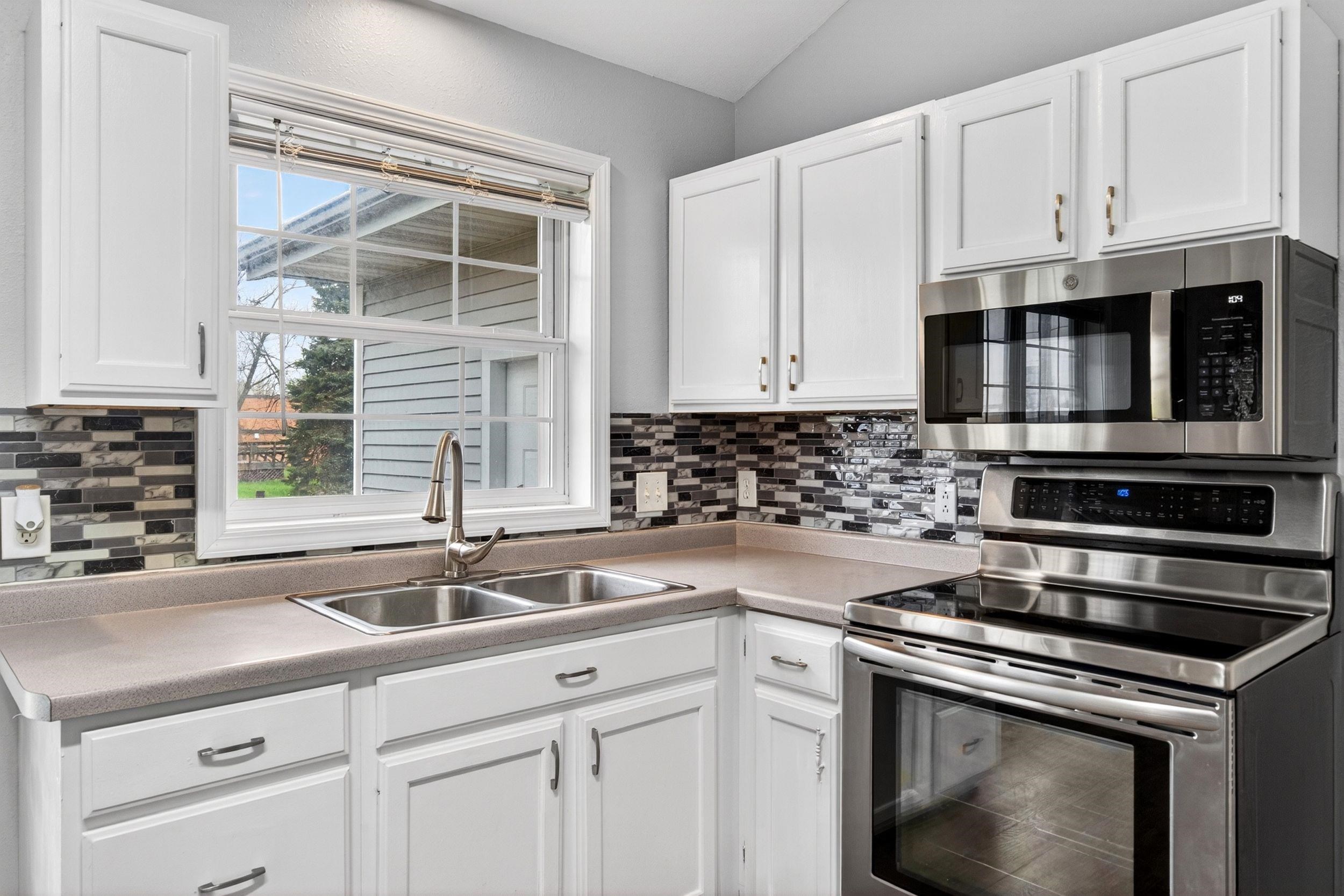 604 Sunrise Drive Ripon, WI 54971 - Photo 5 of 41