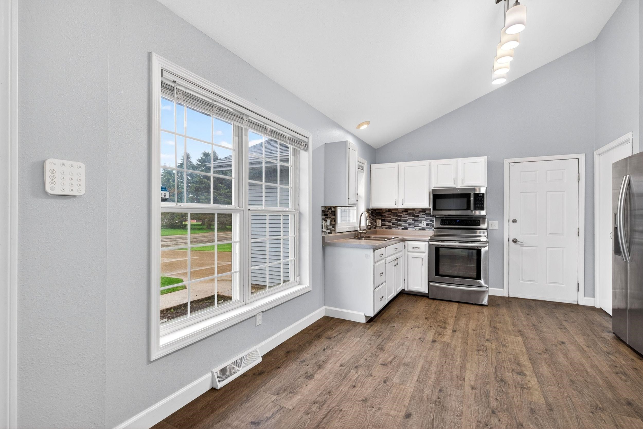 604 Sunrise Drive Ripon, WI 54971 - Photo 6 of 41