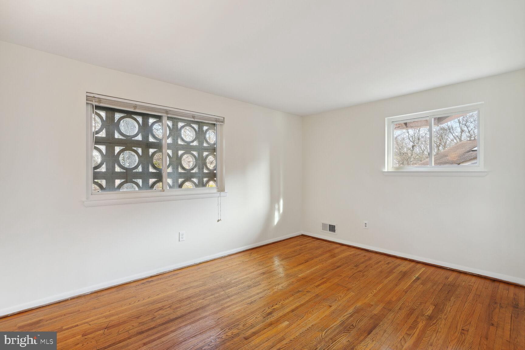 6420 Hollins Drive Bethesda, MD 20817 - Photo 15 of 34 Breeze Blocks in first bedroom