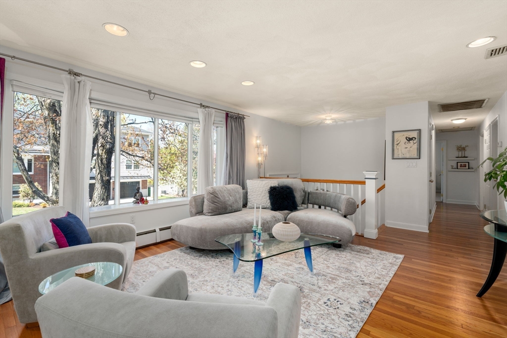 11 Harvard Circle Needham, MA 02494 - Photo 3 of 38