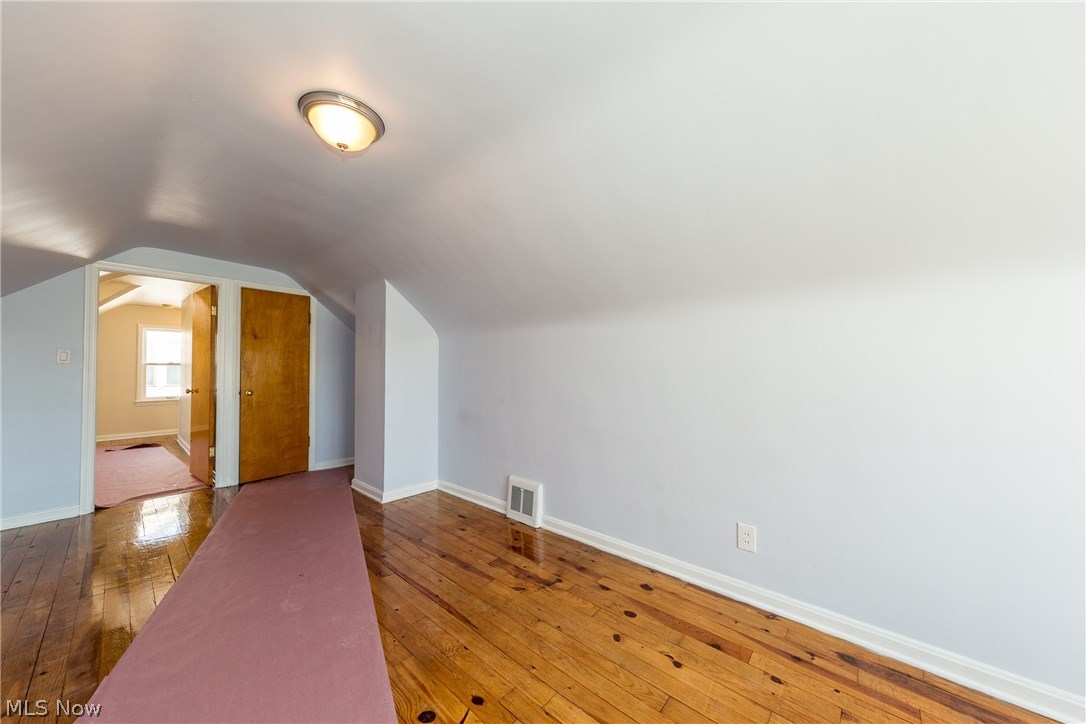 3786 Wallingford Road South Euclid, OH 44121 - Photo 17 of 25
