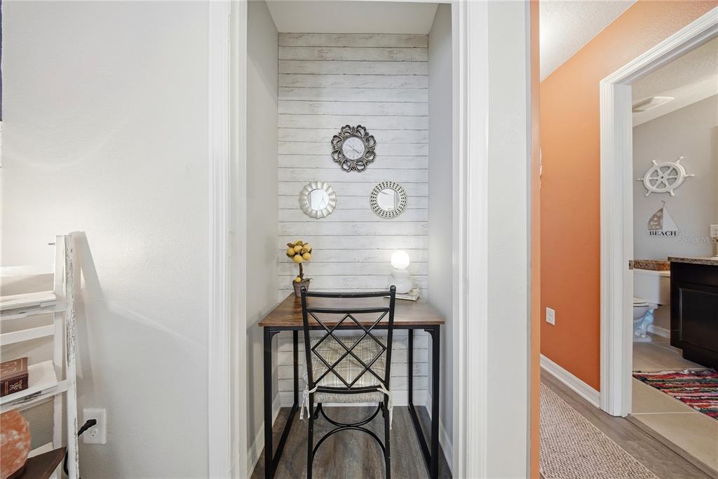 10101 Mangrove Well Road Ruskin, FL 33573 - Photo 14 of 41