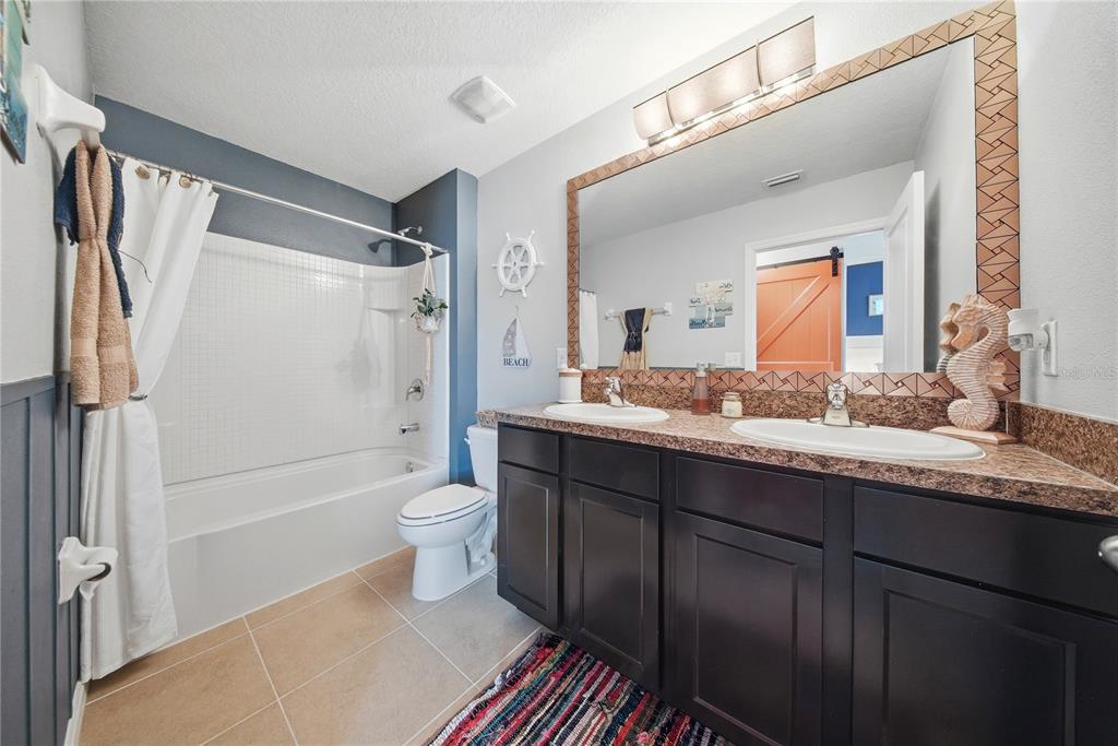10101 Mangrove Well Road Ruskin, FL 33573 - Photo 27 of 41