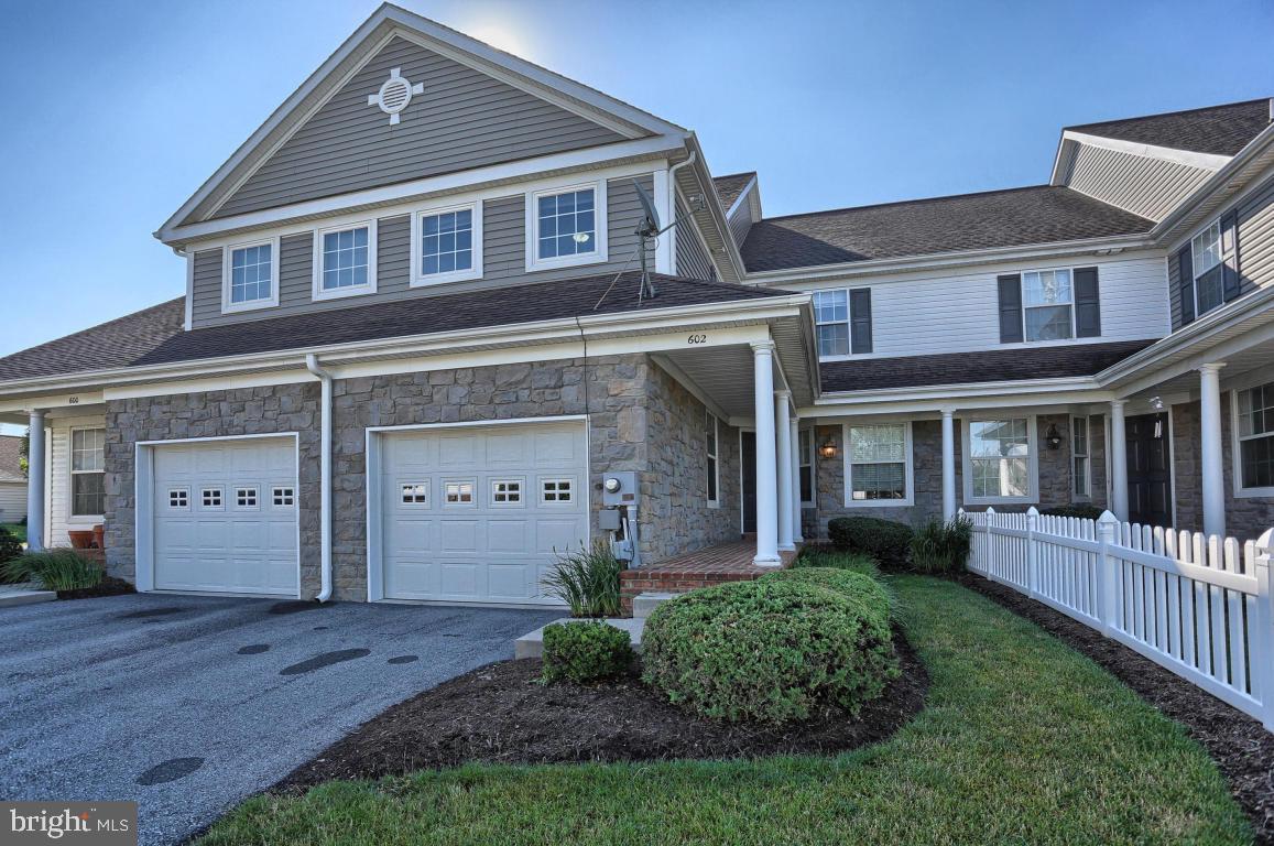 602 Courthouse Circle Lititz, PA 17543 - Photo 1 of 27