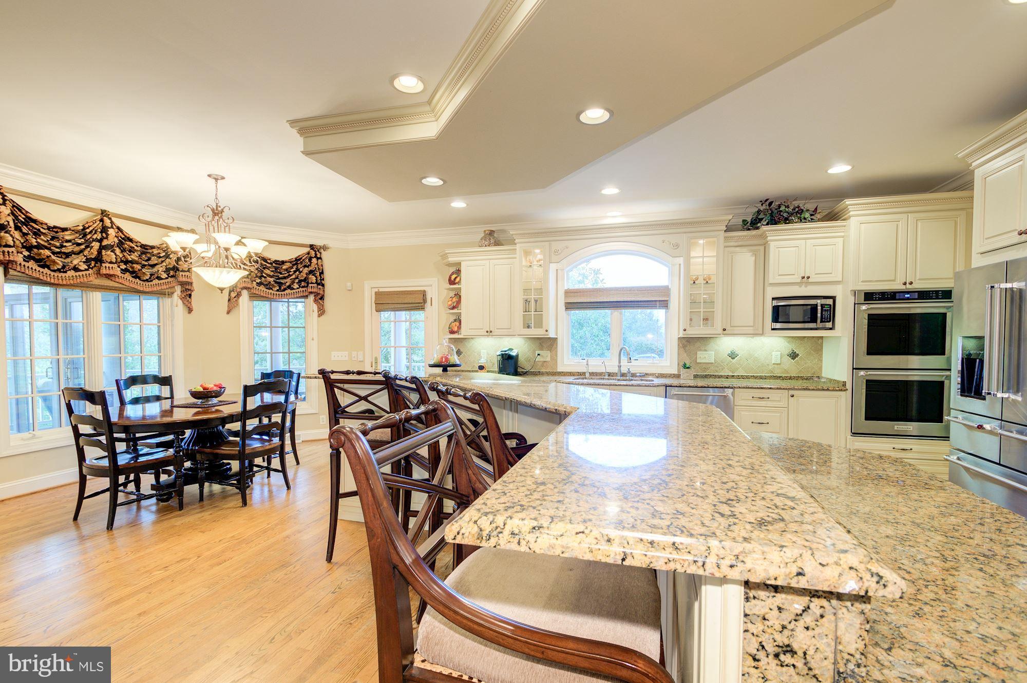 925 Western Road Cockeysville, MD 21030 - Photo 22 of 86 Granite Kitchen breakfast bar