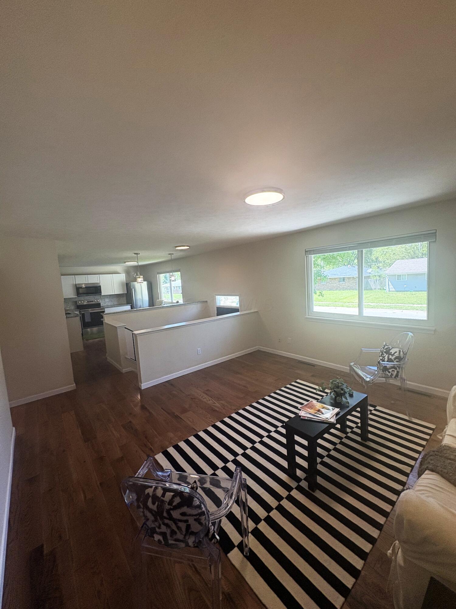 1645 Liscomb Road Columbus, OH 43207 - Photo 5 of 29