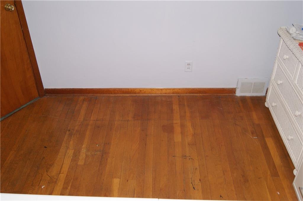 316 Glasgow Road Pittsburgh, PA 15221 - Photo 13 of 25 Gallery Image 13