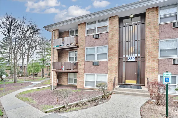 $469,000 | 220 Kearsing Parkway, Unit G, Monsey, NY 10952