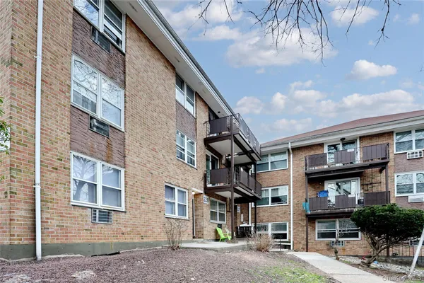 $469,000 | 220 Kearsing Parkway, Unit G, Monsey, NY 10952