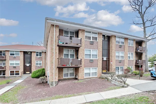 $469,000 | 220 Kearsing Parkway, Unit G, Monsey, NY 10952