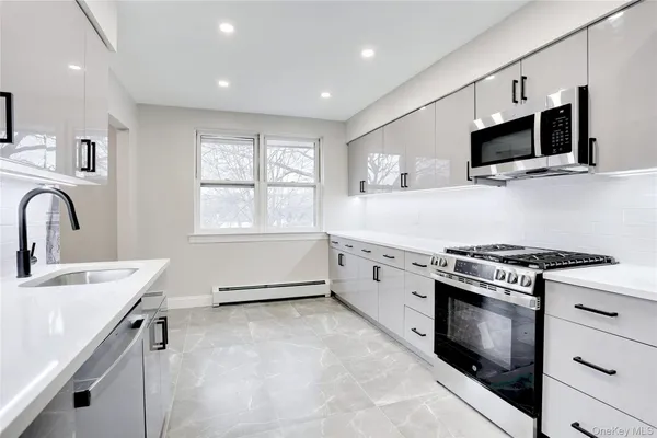 $469,000 | 220 Kearsing Parkway, Unit G, Monsey, NY 10952