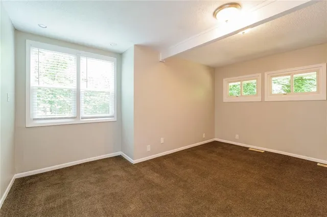 $1,900 | 208 East 165th Street, Belton, MO 64012