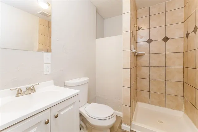 $1,900 | 208 East 165th Street, Belton, MO 64012