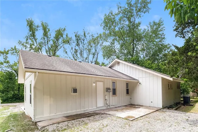 $1,900 | 208 East 165th Street, Belton, MO 64012