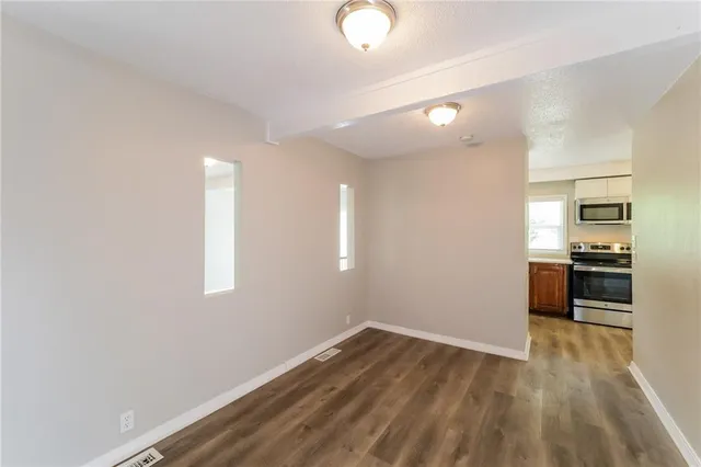 $1,900 | 208 East 165th Street, Belton, MO 64012