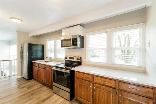 $1,900 | 208 East 165th Street, Belton, MO 64012