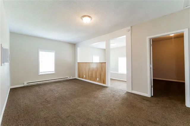 $1,900 | 208 East 165th Street, Belton, MO 64012