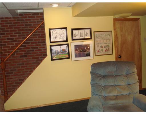 4410 Mt Troy Rd Extension Pittsburgh, PA 15214 - Photo 14 of 18 Family Room.