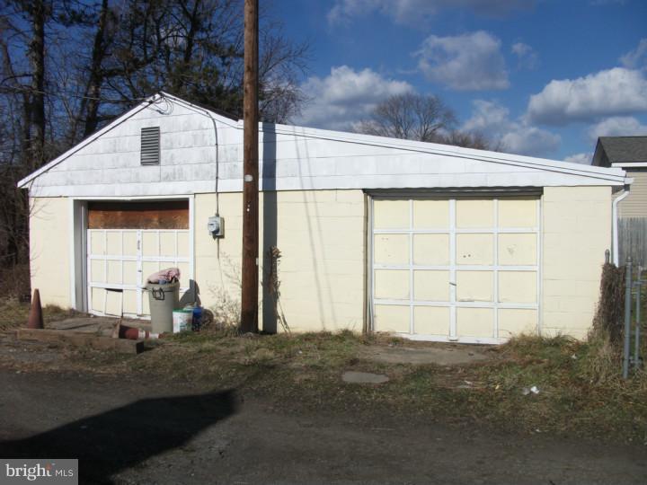 4819 Beaver Dam Road Bristol, PA 19007 - Photo 2 of 15 Garage