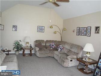 2580 Hillcrest Road Quakertown, PA 18951 - Photo 11 of 12 Family Room