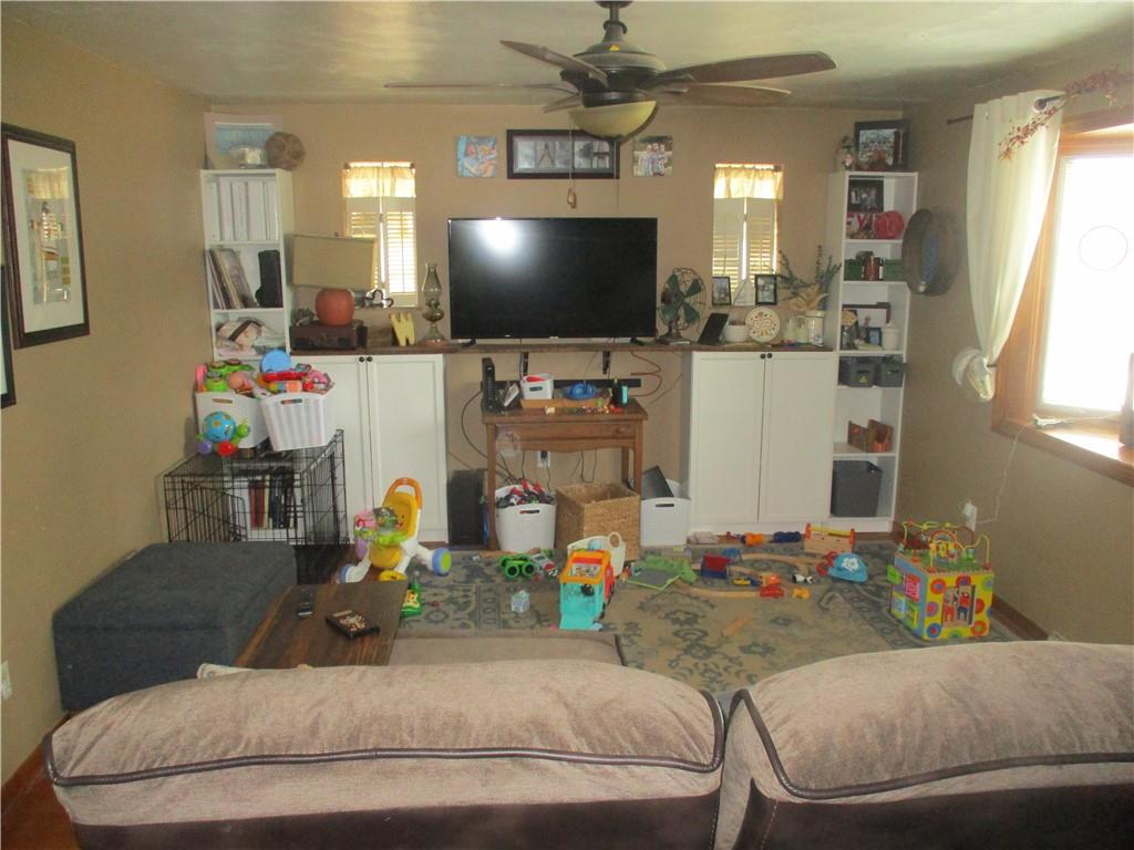 428 Ridge Avenue Springdale, PA 15144 - Photo 2 of 10 Gallery Image 2