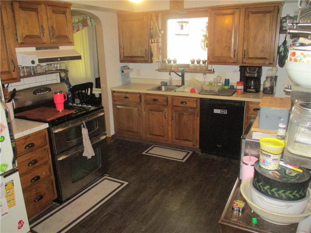 428 Ridge Avenue Springdale, PA 15144 - Photo 4 of 10 Gallery Image 4