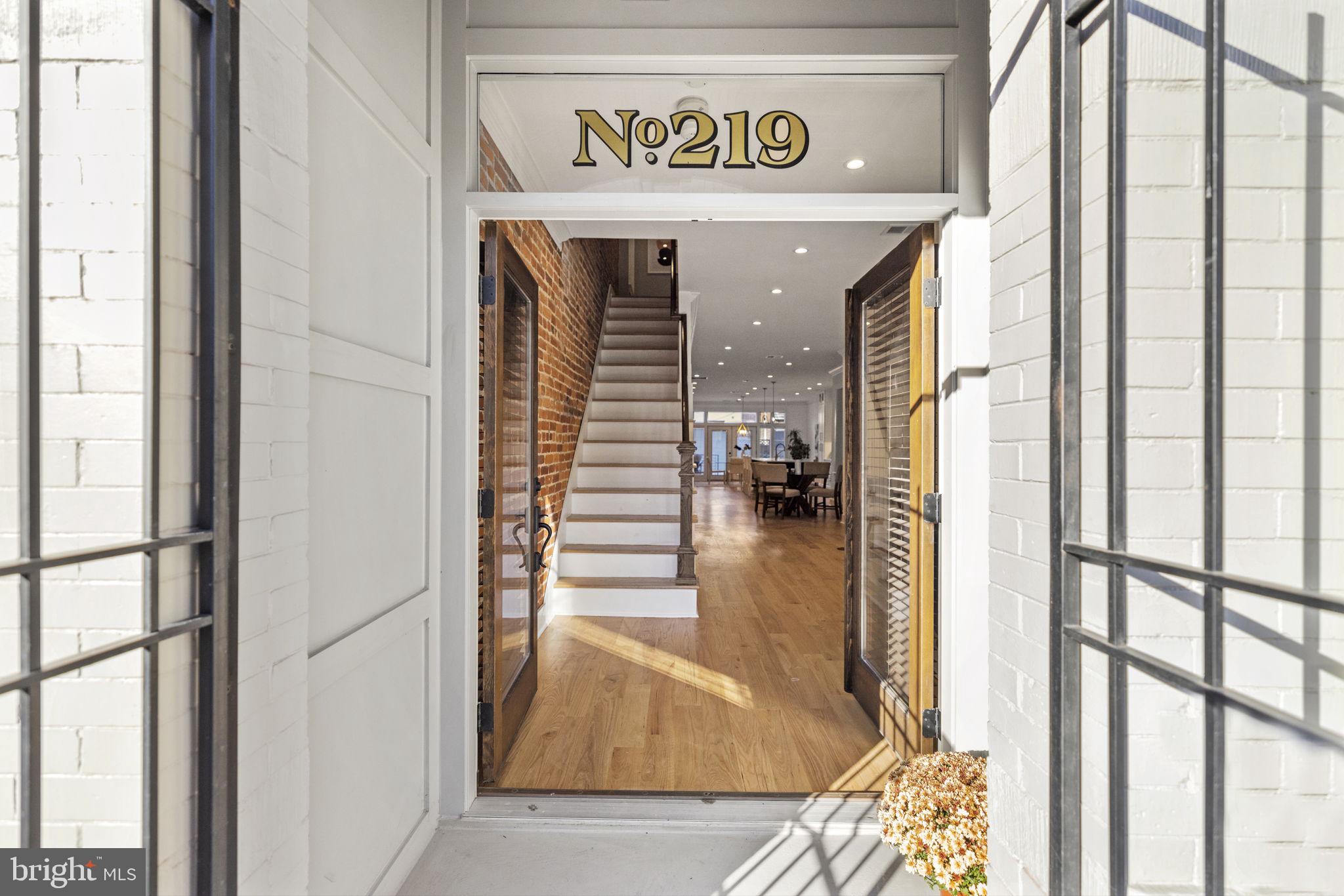 219 Morgan Street Northwest Washington, DC 20001 - Photo 5 of 48 Entry and Vestibule