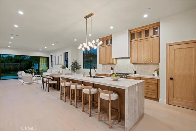 $1,899,000 | 17446 Hatteras Street, Encino, CA 91316