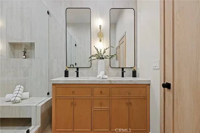 $1,899,000 | 17446 Hatteras Street, Encino, CA 91316