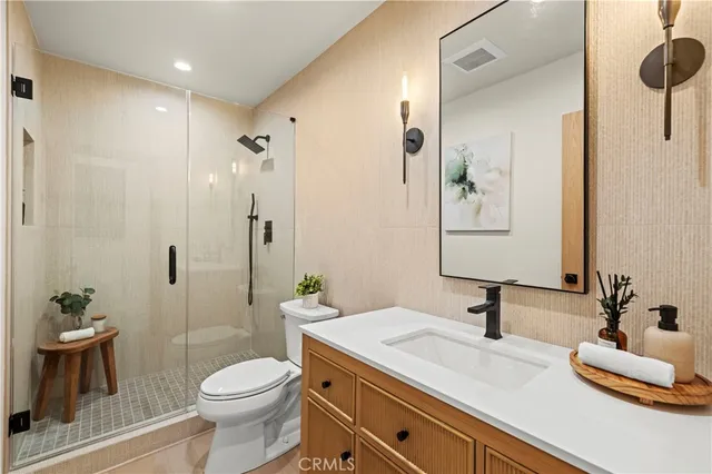 $1,899,000 | 17446 Hatteras Street, Encino, CA 91316