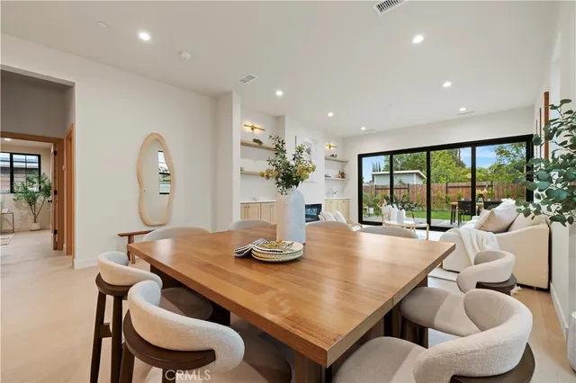 $1,899,000 | 17446 Hatteras Street, Encino, CA 91316