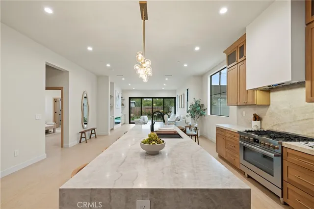 $1,899,000 | 17446 Hatteras Street, Encino, CA 91316
