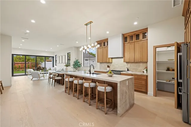 $1,899,000 | 17446 Hatteras Street, Encino, CA 91316